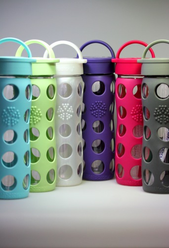  LIFEFACTORY Glastrinkflasche in verschiedenen Farben