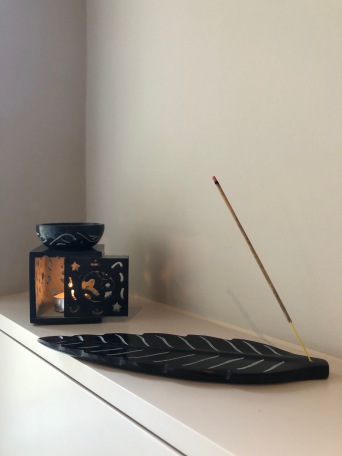  Duftlampe aus schwarzem Speckstein
